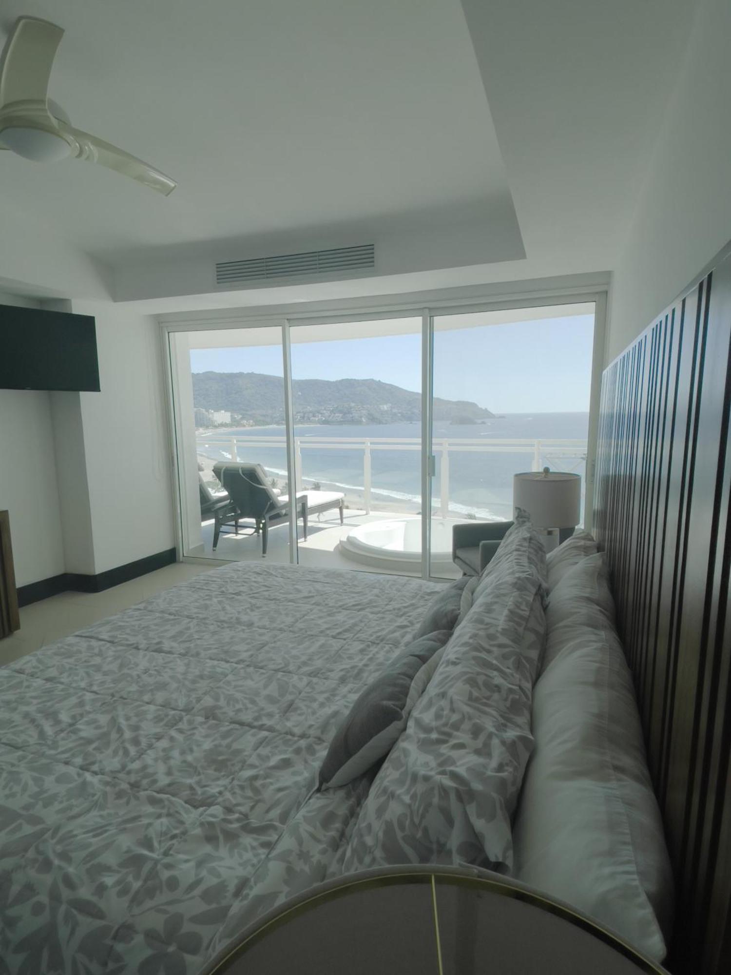 Bay View Grand Marina Ixtapa Condo En Pie De Playa Exterior photo